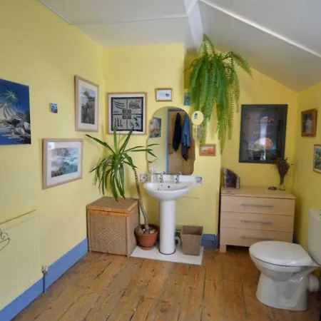 Eclectic In Trendy Suburb Tatil Evi *